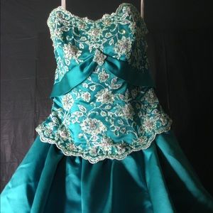 🆕Alfred Angelo Emerald satin Ball Gown